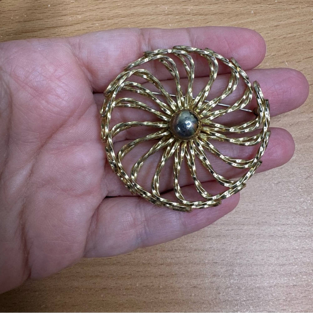 Whiting & Davis Gold Pinwheel Brooch Swirl Pin Unsigned 1960’s